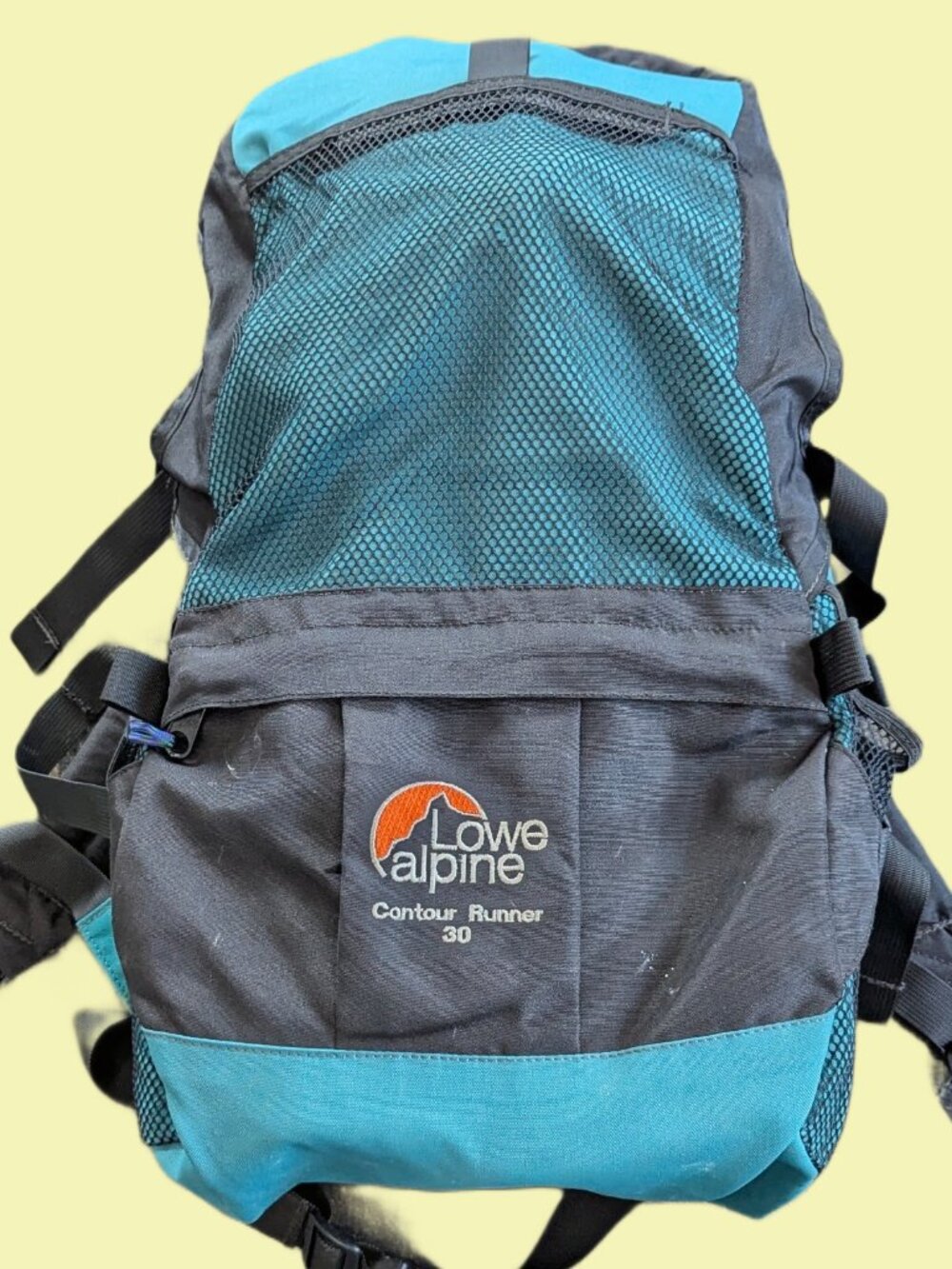 Vintage Lowe Alpine Contour Runner - 30 Liter green backpack